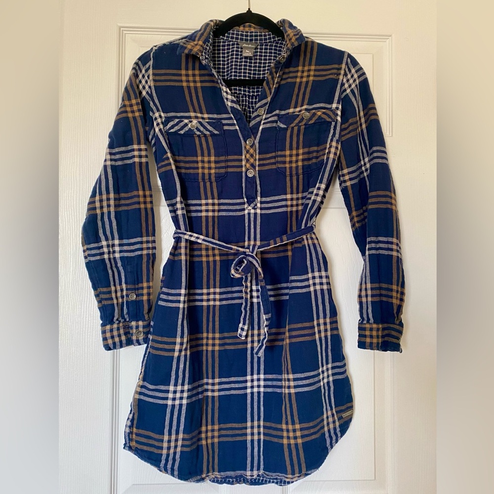 Eddie Bauer shirt dress in blue cotton flannel plaid size 6